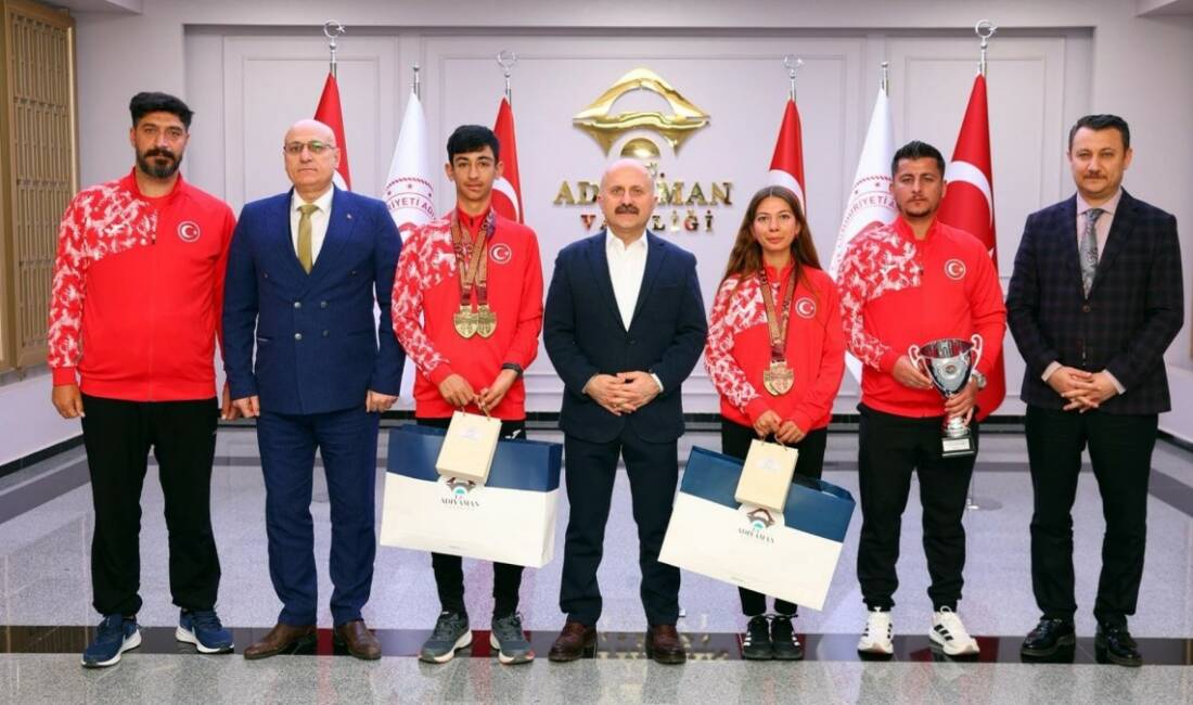 Adıyaman Valisi Dr. Osman Varol, İzmir'de düzenlenen Balkan Yürüyüş Şampiyonası'nda