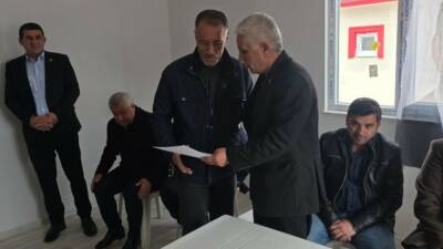 Gölbaşı Kaymakamı Kadir Algın, Hamzalar Köyü'nde inşa edilen deprem konutlarının