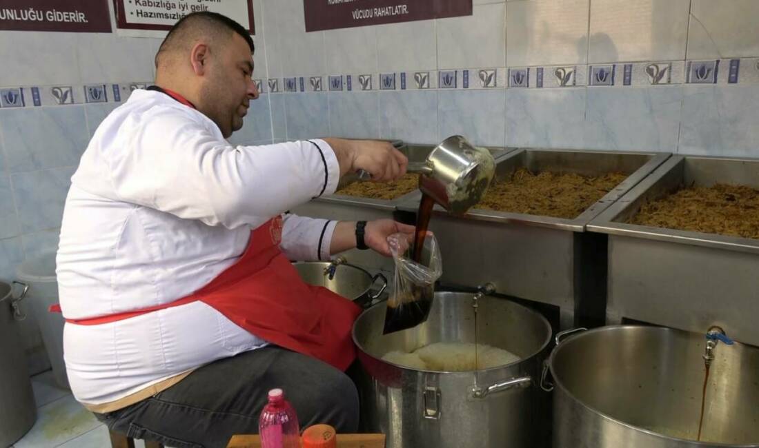 Gaziantep’te yaşayan Mehmet Yılmaz, 45 yıldır geleneksel yöntemlerle hazırladığı meyan