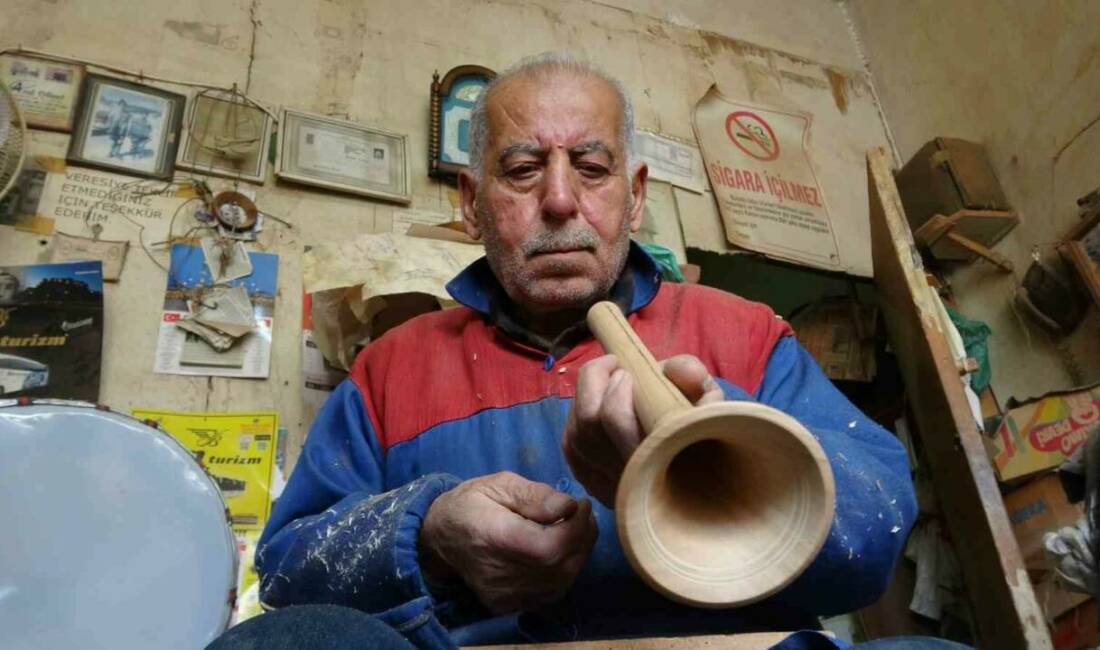 55 yıldır zurna üreten Hüseyin Öztürk, mesleğin yok olma tehlikesiyle