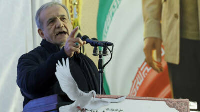 İran Cumhurbaşkanı Mesud Pezeşkiyan, "Ülke durma noktasına gelmedi. Mevcut faaliyetler