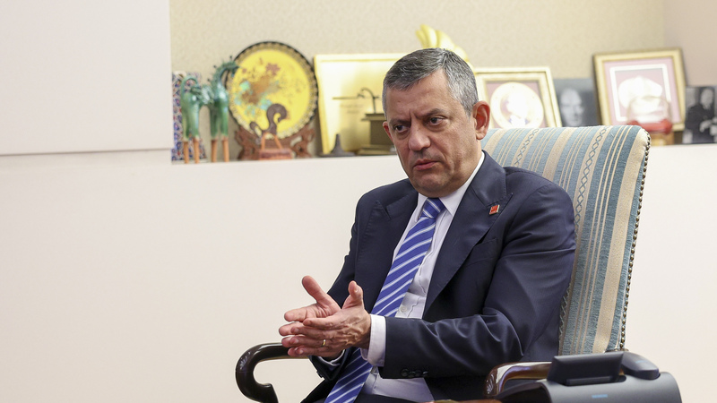 CHP Genel Başkanı Özgür Özel, ABD ve İsrail'in İran'a yönelik