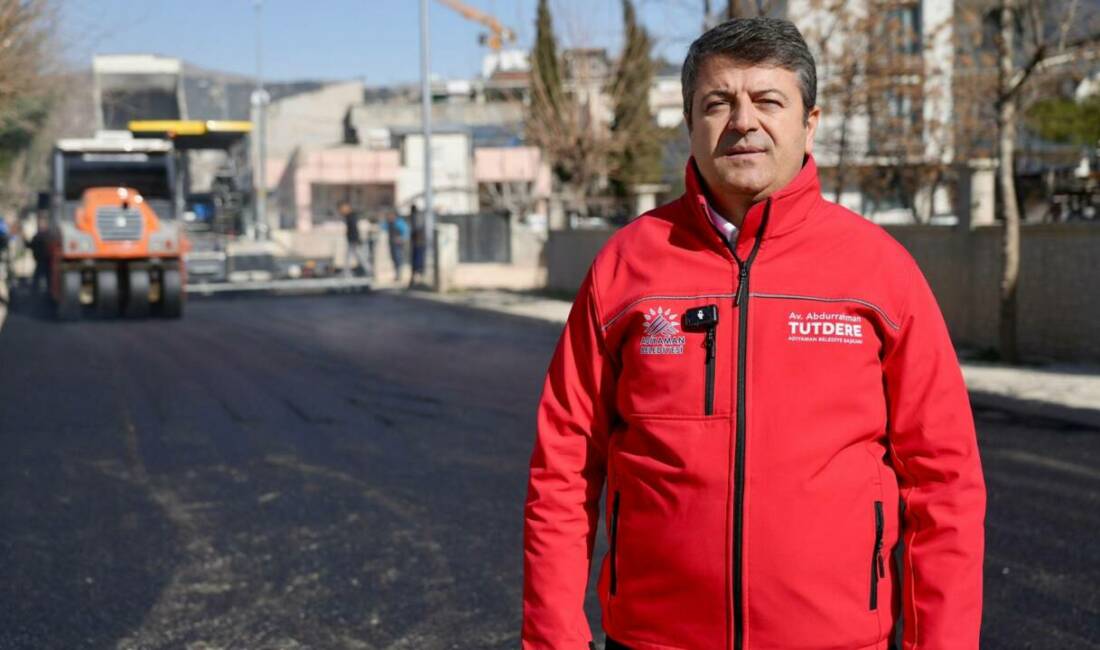 Adıyaman Belediyesi, altyapı çalışmaları tamamlanan Yenimahalle’de asfalt serimine başladı. Fen