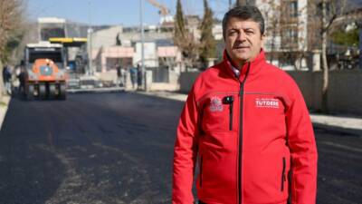 Adıyaman Belediyesi, altyapı çalışmaları tamamlanan Yenimahalle’de asfalt serimine başladı. Fen