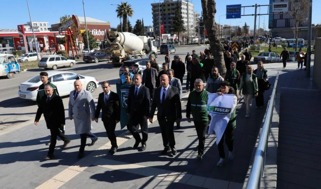 Adıyaman'da 1-7 Mart Yeşilay Haftası kapsamında farkındalık yürüyüşü düzenlendi. Yürüyüş