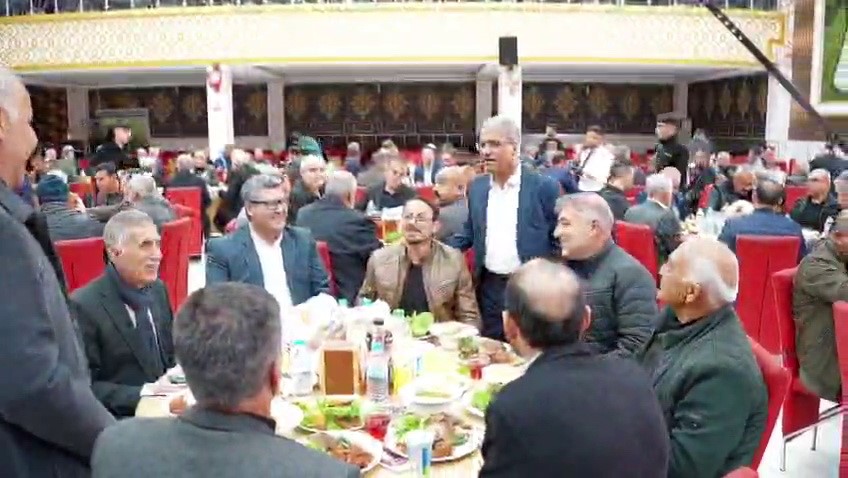 Adıyaman Esnaf ve Sanatkarlar Odaları Birliği tarafından iftar programı düzenlendi.