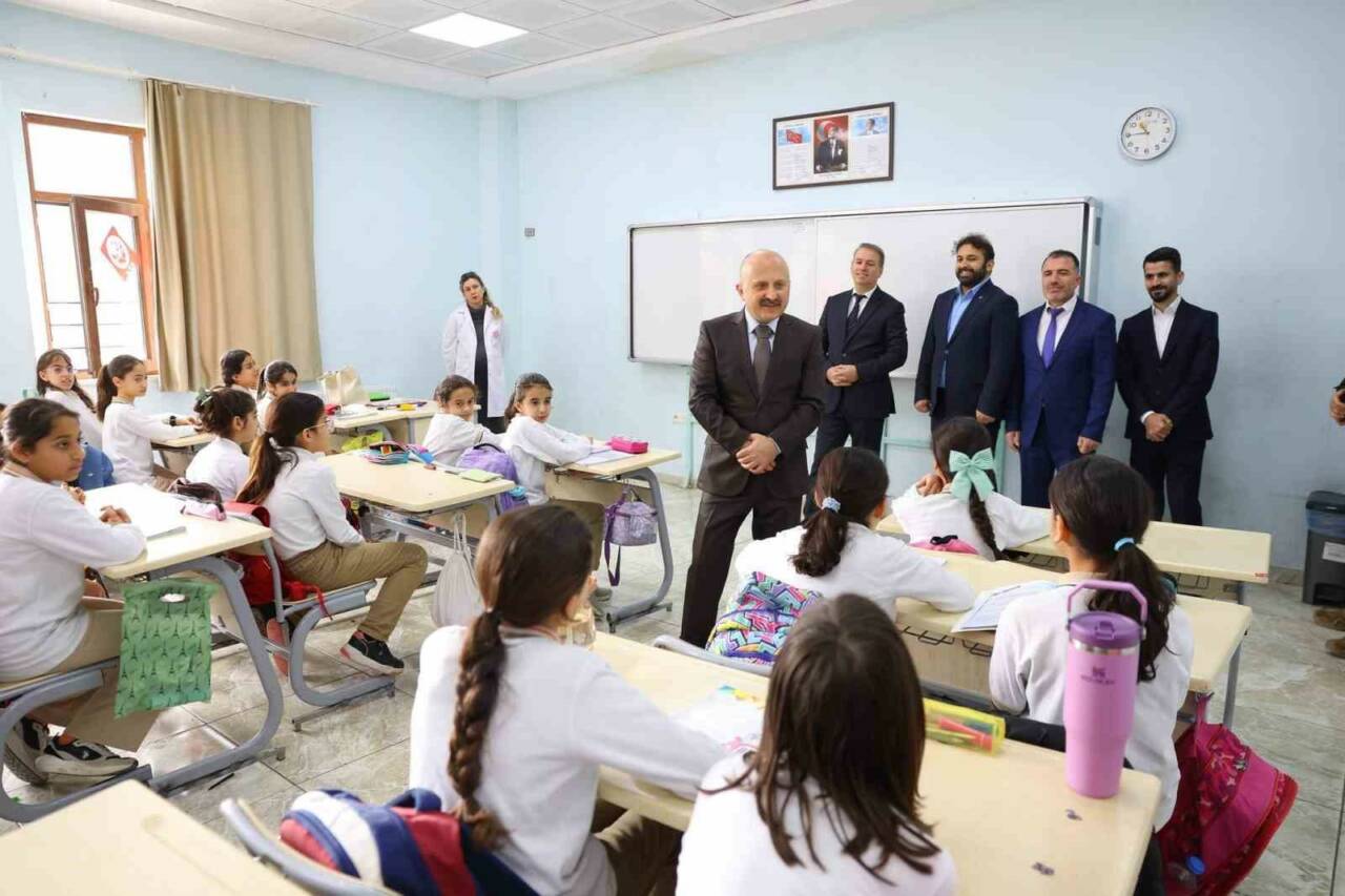 Adıyaman Valisi Osman Varol, eğitim alanına yönelik çalışmalar ve öğrenci