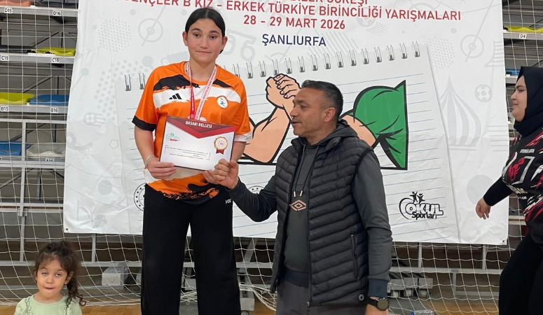 Şanlıurfa’da düzenlenen Gençler B Bilek Güreşi Türkiye Şampiyonasında Adıyamanlı sporcu