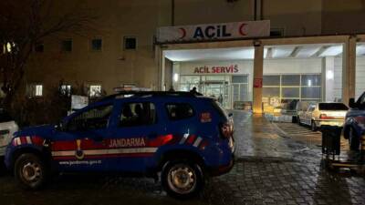 Akrabalar arasında çıkan taşlı ve sopalı kavgada 1’i ağır 4