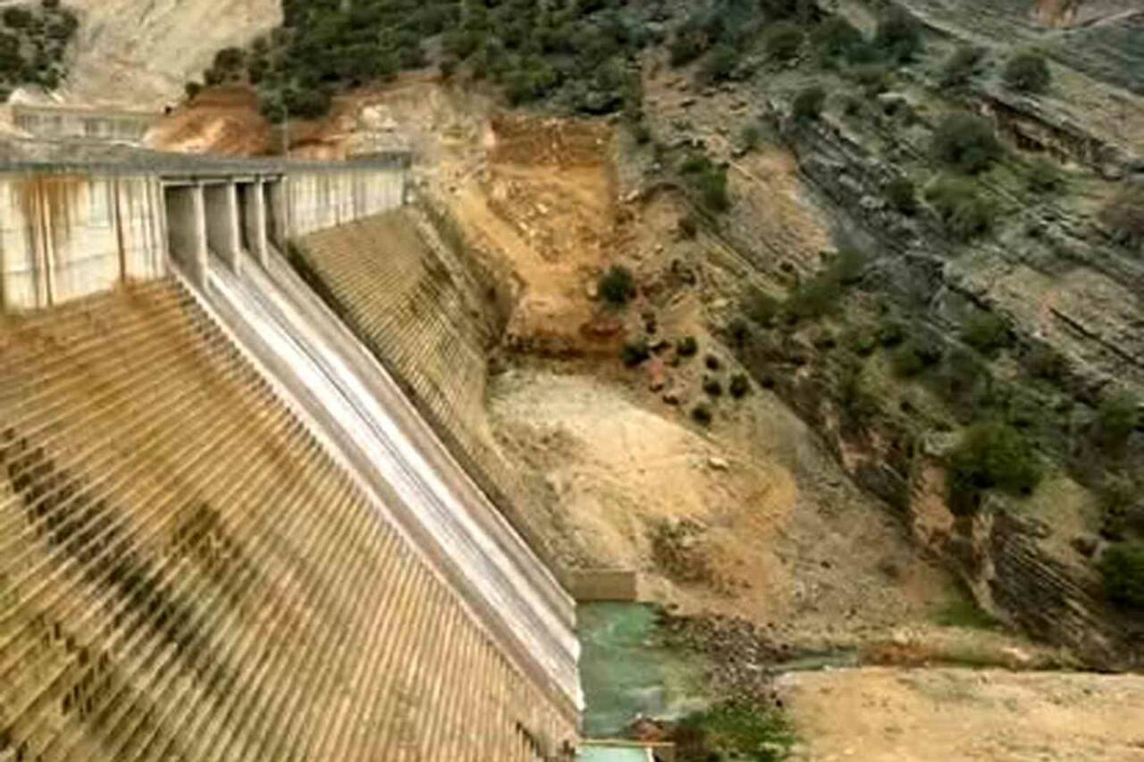Gaziantep’in Araban ilçesinde etkili olan yağışlar Ardıl Baraj gölünü tamamen