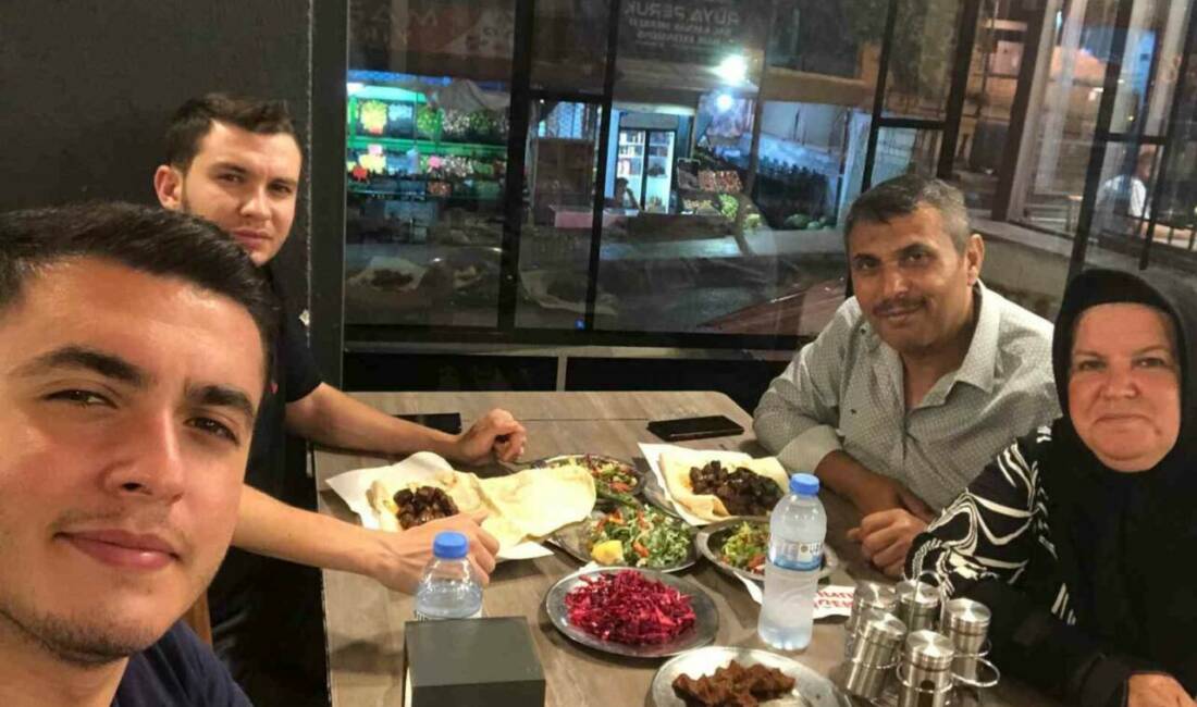 Gaziantep’te 30 yıldır terzilik yapan kadının çocuklarından 3’ü öğretmenlik, biri