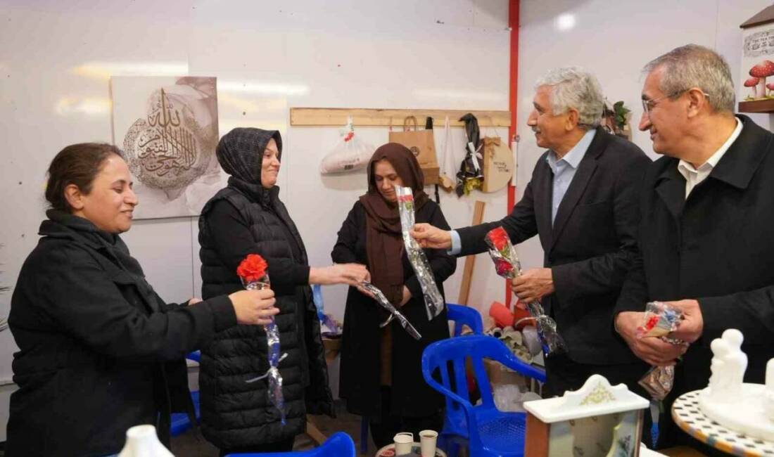 Adıyaman’ın Kâhta ilçe Belediyesi tarafından kurulan Ramazan Çarşısı’nda 8 Mart