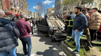 Batman'da sürücüsünün kontrolünden çıkan otomobilin refüje çarparak ters dönmesi sonucu