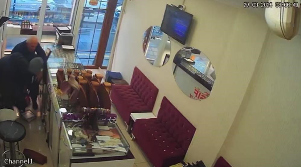 Diyarbakır’ın Sur, Yenişehir ve Bismil ilçelerinde hedef alınan kuyumculardan birinden