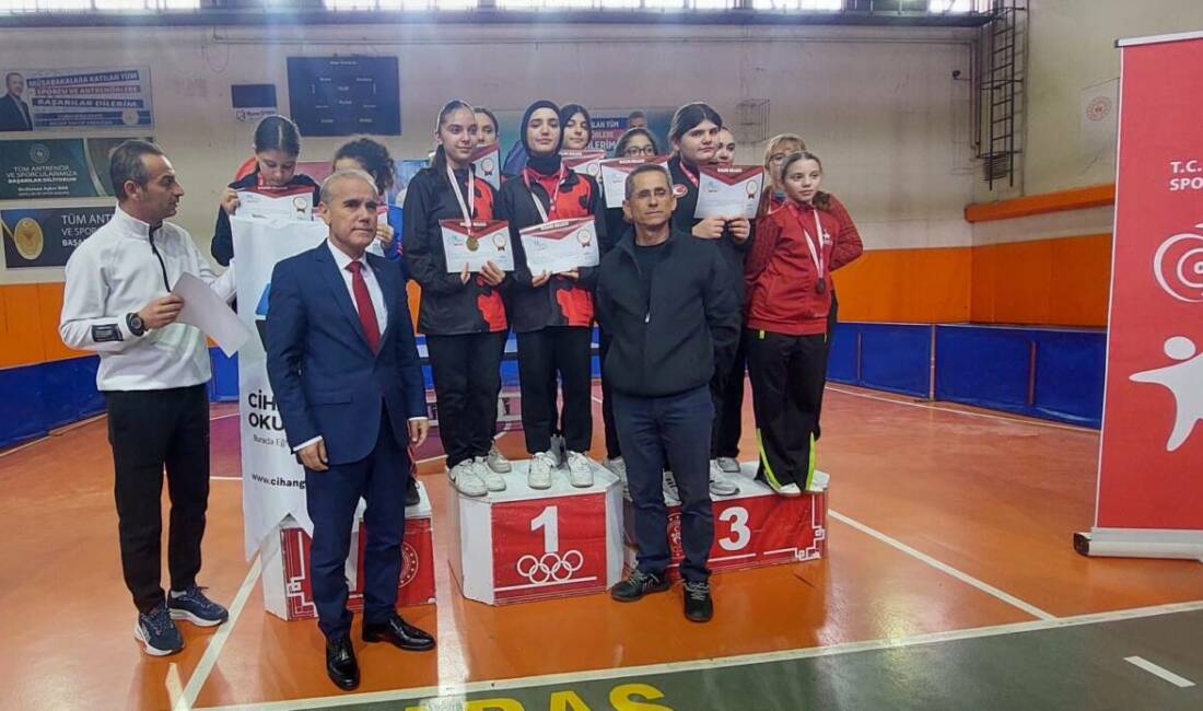 AK Parti Adıyaman Milletvekili Hüseyin Özhan, Kahramanmaraş’ta bölge şampiyonu olan