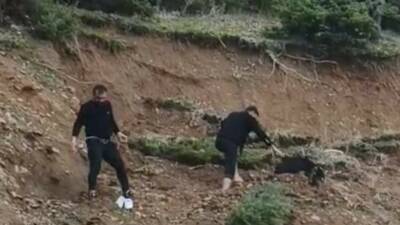 Batman’ın Sason ilçesinde çamura saplanan bir keçi, köy sakinlerinin zamanında