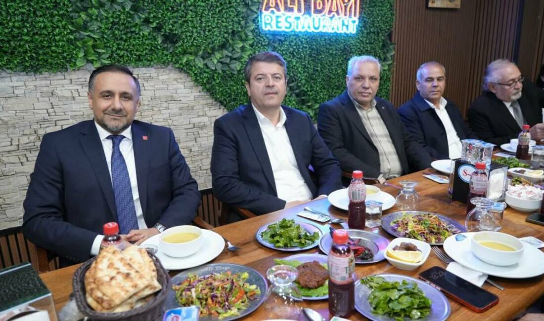 Adıyaman’da düzenlenen il örgütü iftar programında Belediye Başkanı Abdurrahman Tutdere