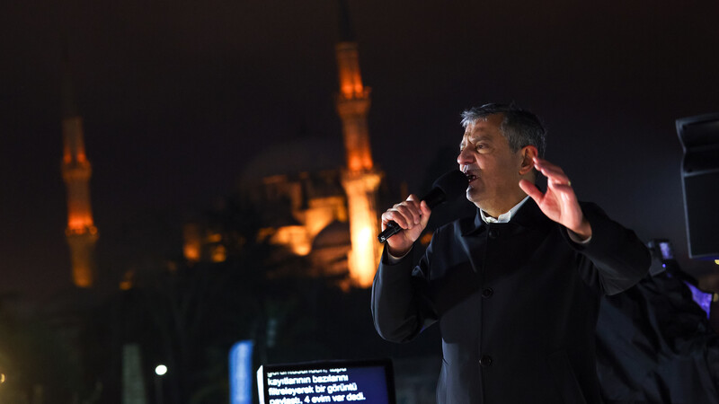Cumhuriyet Halk Partisi Genel Başkanı Özgür Özel, İstanbul Saraçhane’de, 19
