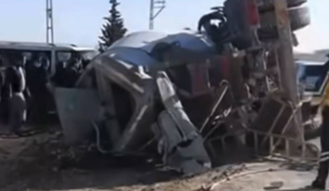 Gaziantep’te direksiyon hakimiyeti kaybolduktan sonra başka bir araca çarparak yan