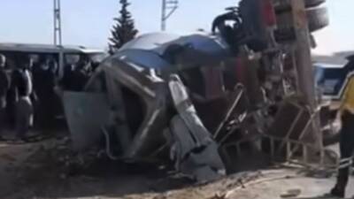 Gaziantep’te direksiyon hakimiyeti kaybolduktan sonra başka bir araca çarparak yan