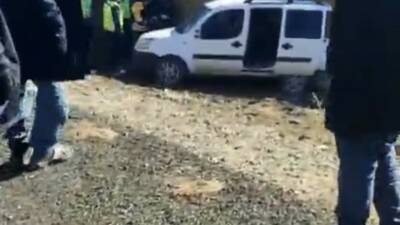 Diyarbakır’ın Çermik ilçesinde hafif ticari aracın kontrolden çıkarak evin duvarına