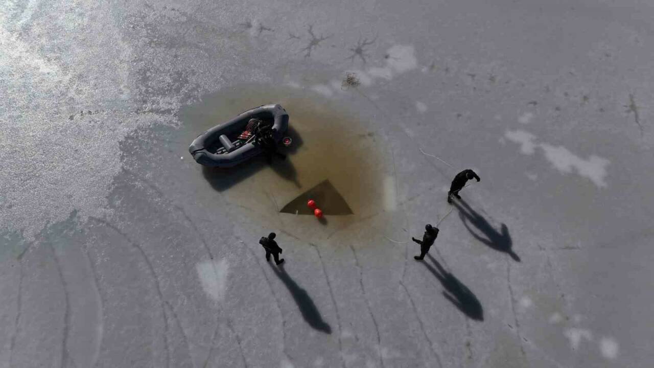 Diyarbakır’da görev yapan İl Jandarma Komutanlığı Sualtı Arama Kurtarma (SAK)