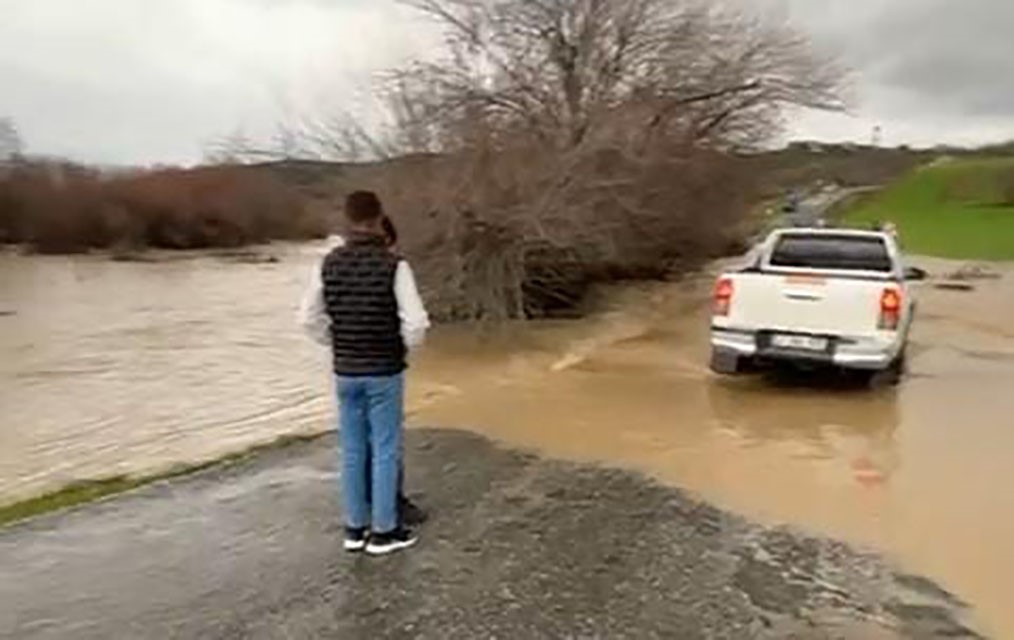 Diyarbakır’ın Lice ilçesinde etkili olan şiddetli sağanak yağışlar hayatı durma