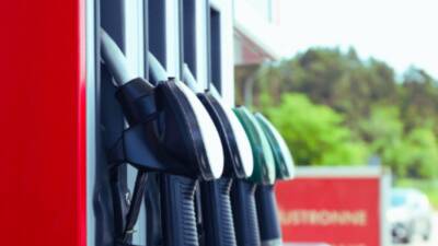 Küresel petrol fiyatlarındaki artış akaryakıta zam olarak yansırken, Adıyaman'da benzin