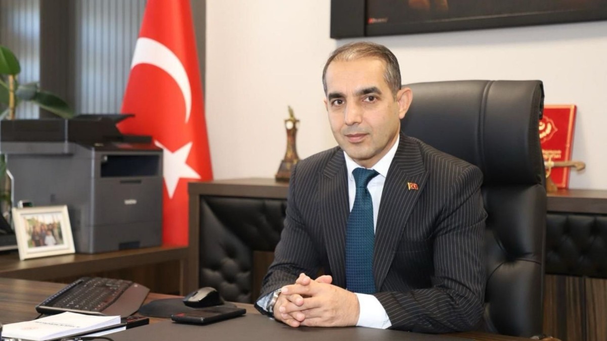 Prof. Dr. Mehmet Şirik, Ramazan Bayramı öncesinde vatandaşlara tatlı ve