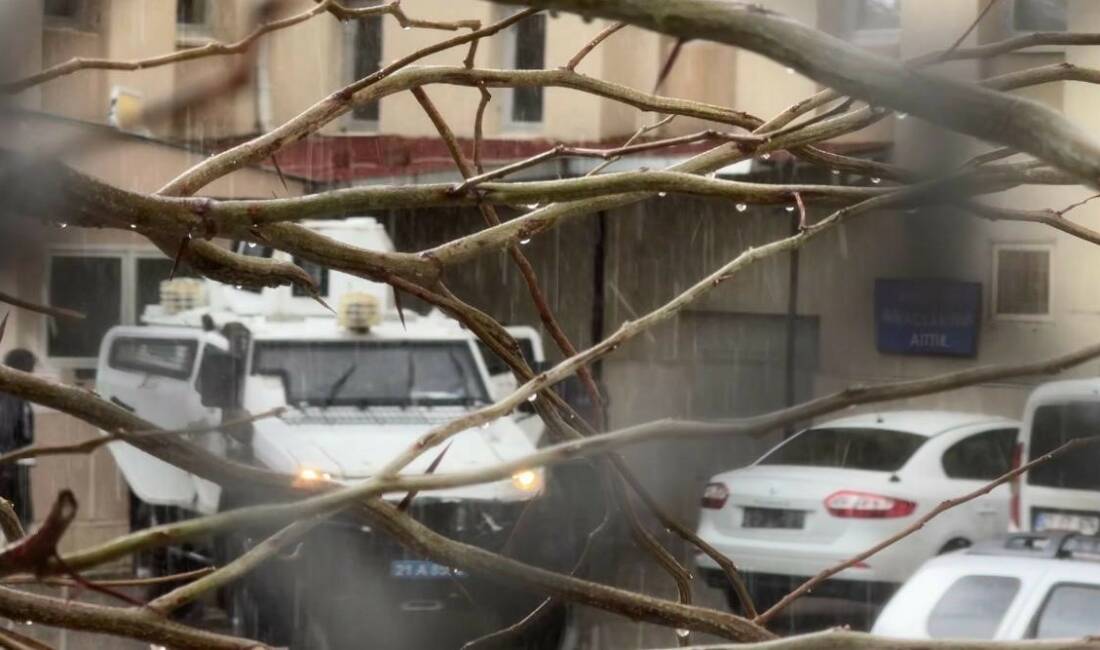 Diyarbakır’ın Kocaköy ilçesinde eşini öldürüp, kuzenini ağır yaralayan şahıs adliyeye