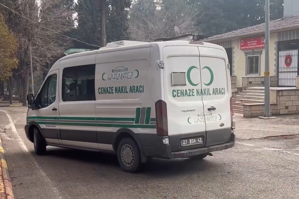 Gaziantep’te çalıştığı fabrikada forkliften düşerek ağır yaralanan işçi, tedavi gördüğü