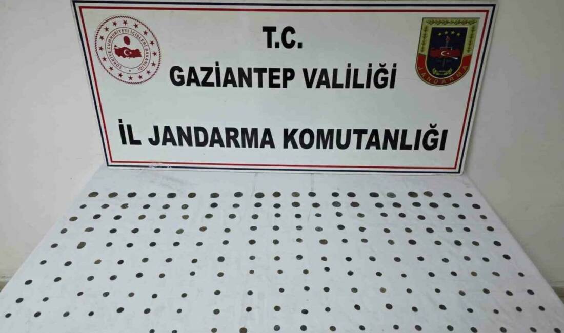 Gaziantep’te jandarma ekiplerinin operasyonu sonucu tarihi eserleri piyasaya sürmeye çalışan