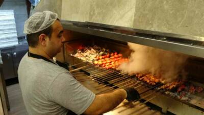 Gaziantep, Ramazan ayında geleneksel kebapçılarıyla iftar sofralarının vazgeçilmez adresi olmaya