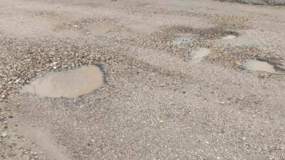 Adıyaman’ın Gölbaşı ilçesinde Turan Özdemir Caddesi üzerinde iş yerleri bulunan