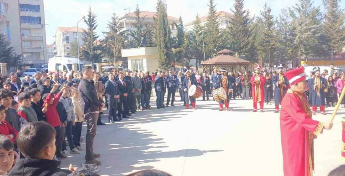 Adıyaman’ın Gölbaşı ilçesinde istiklal Marşının kabulünün 105.yıldönümü düzenlenen programda kutlandı.