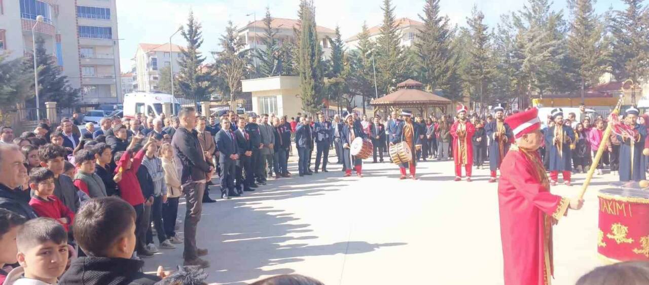 Adıyaman’ın Gölbaşı ilçesinde istiklal Marşının kabulünün 105.yıldönümü düzenlenen programda kutlandı.