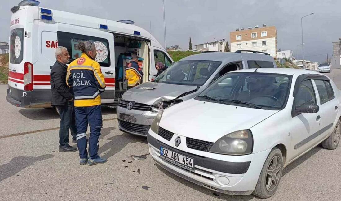 Adıyaman’da hafif ticari araç ile otomobilin çarpışması sonucu 1 kişi