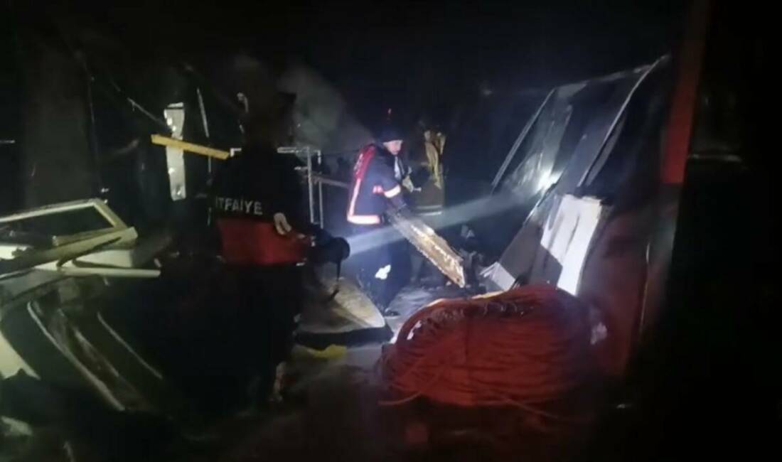 Adıyaman’da işçilerin kaldığı konteynerlerde yangın çıktı. Yangında 4 adet konteyner