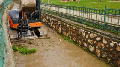 Adıyaman’ın Kahta ilçe Belediyesi, yaz mevsiminin yaklaşmasıyla birlikte ilçe genelinde
