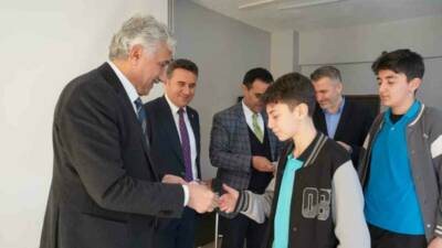 Kahta Belediye Başkanı Mehmet Can Hallaç, eğitim alanında desteklerini sürdürüyor;