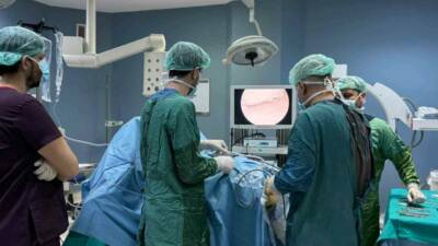 Adıyaman'ın Kahta Devlet Hastanesi'nde uzun süredir yapılamayan artroskopik menisküs ameliyatı