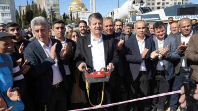 Adıyaman’ın Karapınar Mahallesi’nde yapılacak Atatürk Parkı’nın temeli düzenlenen törenle atıldı.