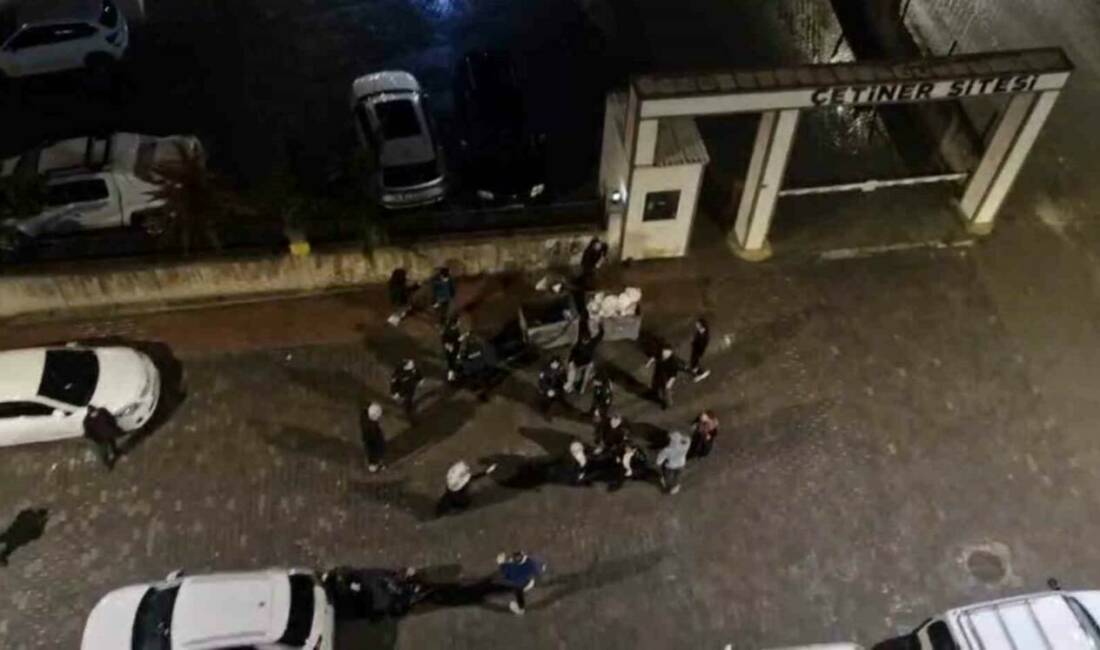 Şanlıurfa’da iki otomobilin çarpışması sonucu meydana gelen kazadan sonrası çıkan