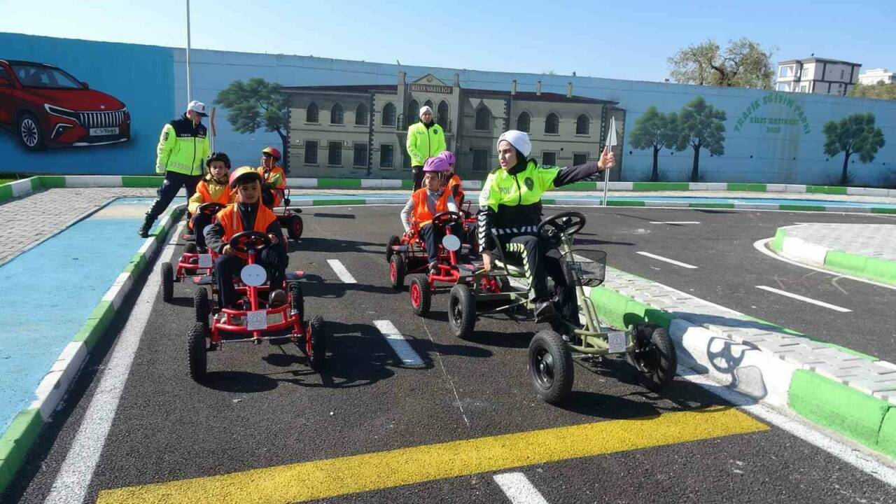 Kilis'te açılan Çocuk Trafik Eğitim Parkı'nda, 14 bin öğrenciye trafik