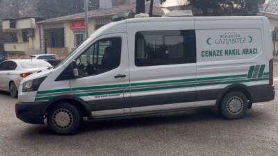 Gaziantep’in Oğuzeli ilçesinde kontrolden çıkarak takla atan aracın genç sürücüsü,