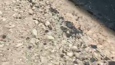 Siirt’in Kurtalan ilçesinde yeni yapılan karayolunun alt tarafında boşluklar olması