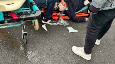 Mardin'in Nusaybin ilçesinde yolun karşısına geçmeye çalışan bir yaya, seyir