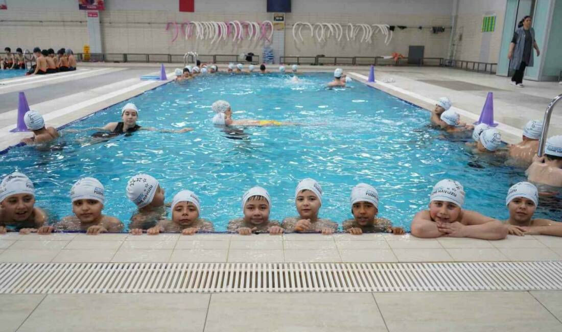Şehitkamil Belediyesi, Gaziantep'teki ilkokul ve ortaokul öğrencilerine yönelik yüzme eğitimi