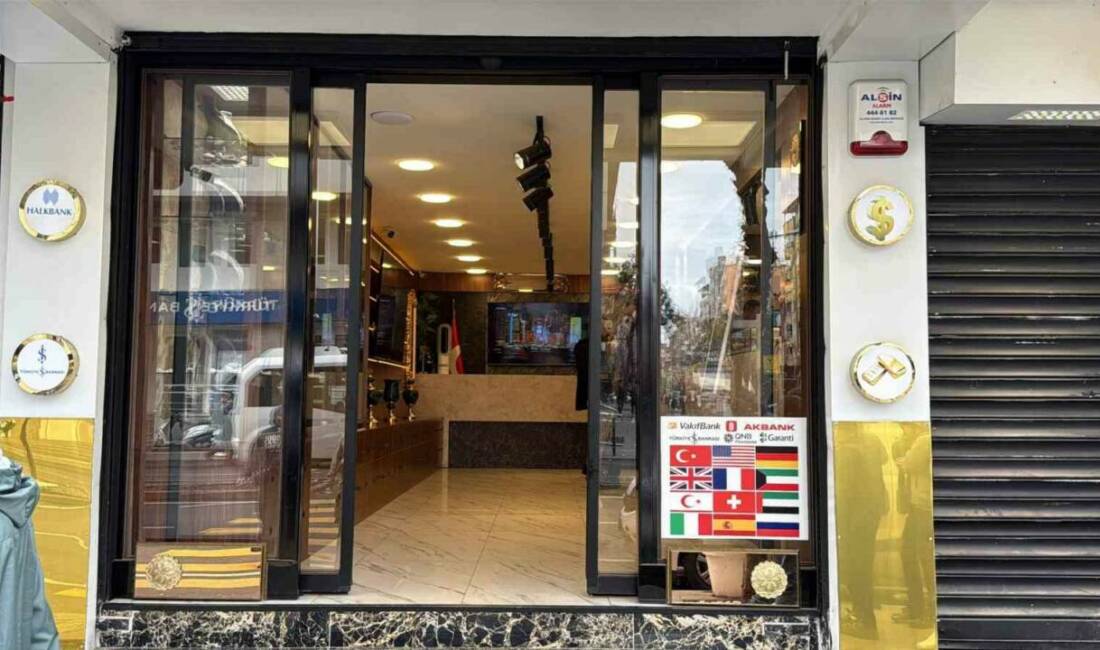 Diyarbakır’ın bir kuyumcu dükkanı, motosikletle gelen kimliği belirsiz şahıslar tarafından