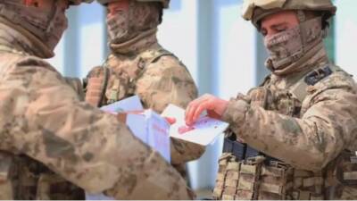 Samsun'dan minik öğrencilerin yazdığı mektuplar, Şırnak'taki Mehmetçiğe ulaştı ve askerler,